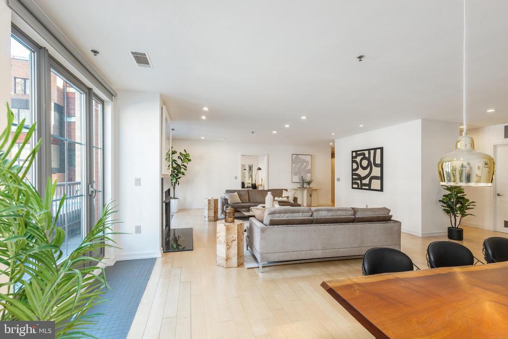 121-35 Walnut St #203