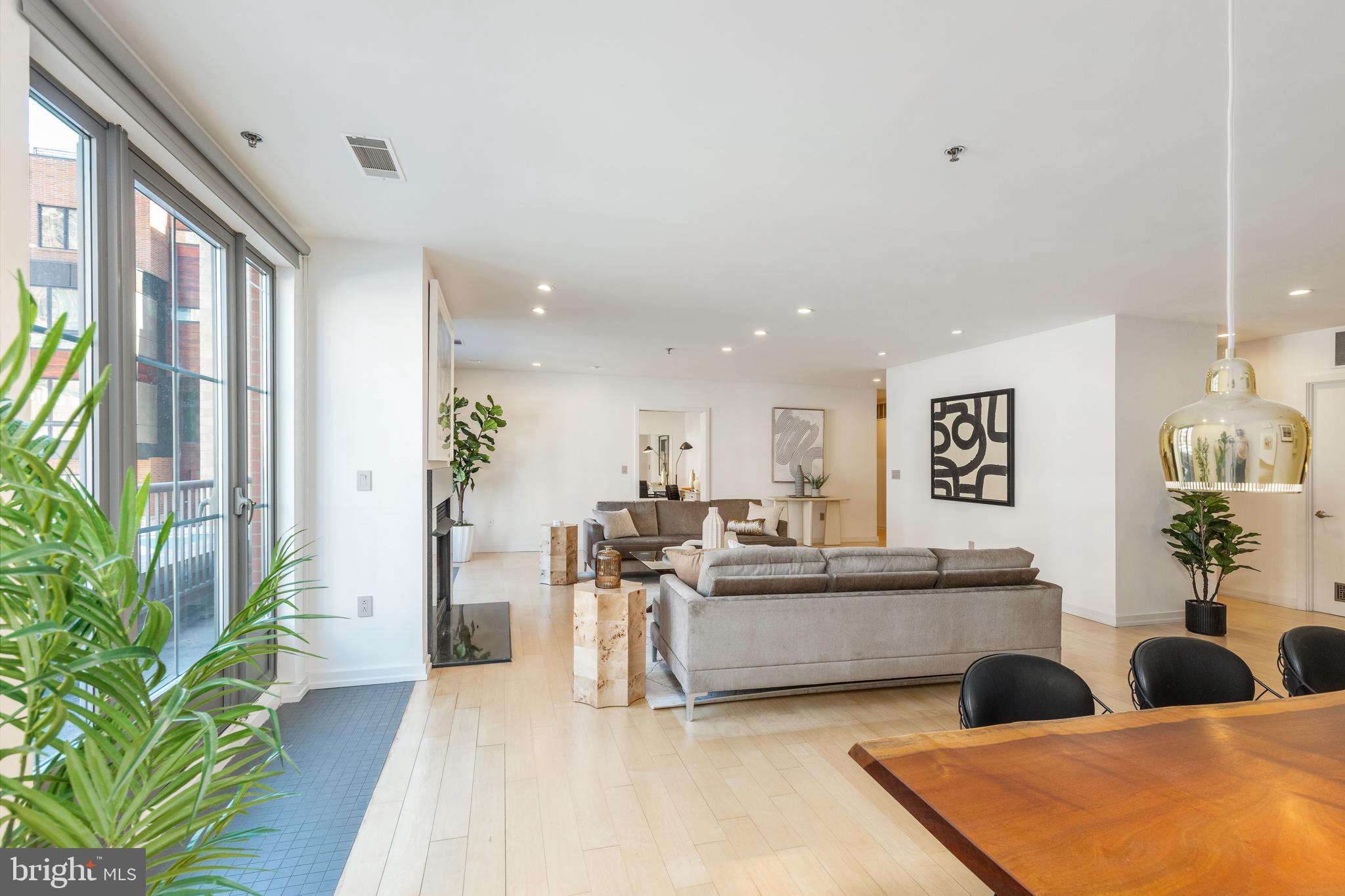 121-35 Walnut St #203
