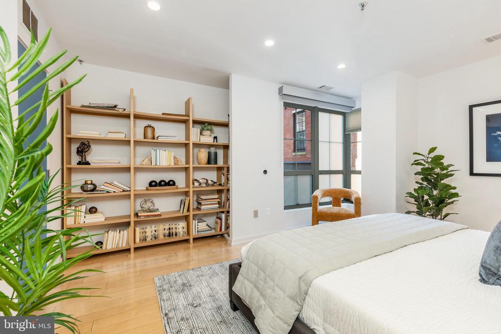 121-35 Walnut St #203