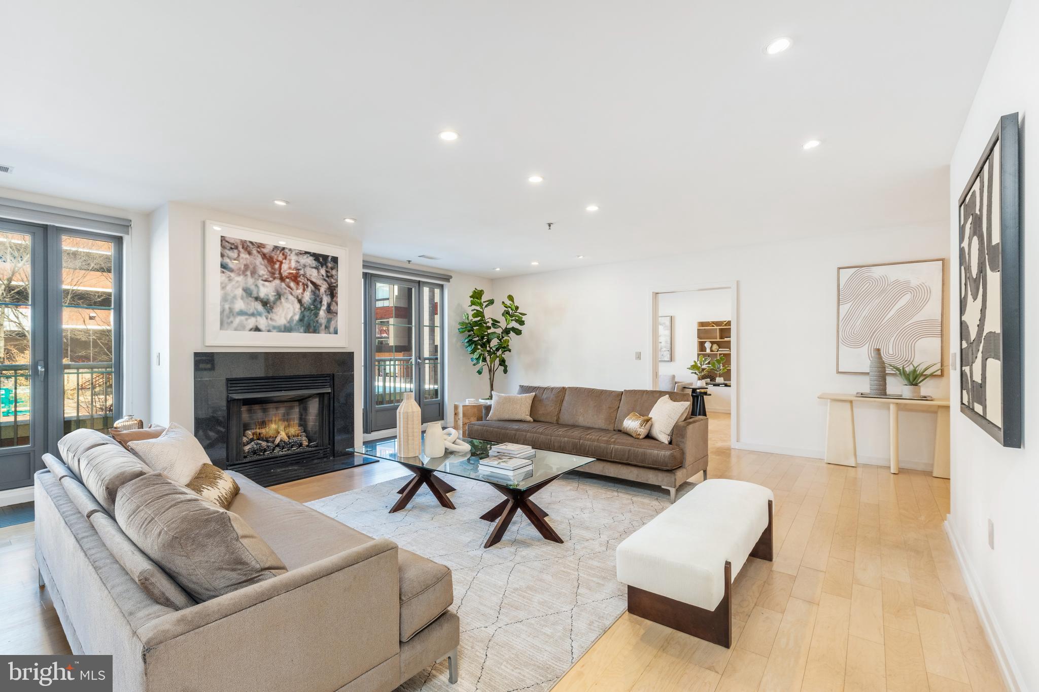 121-35 Walnut St #203