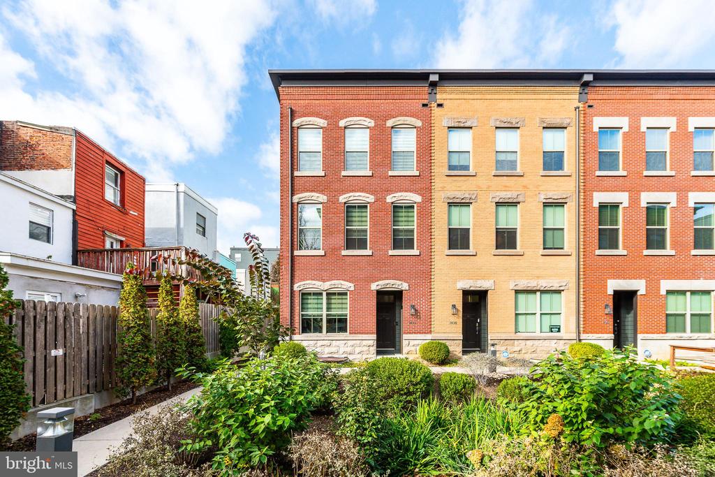 1432 S Leithgow Ter