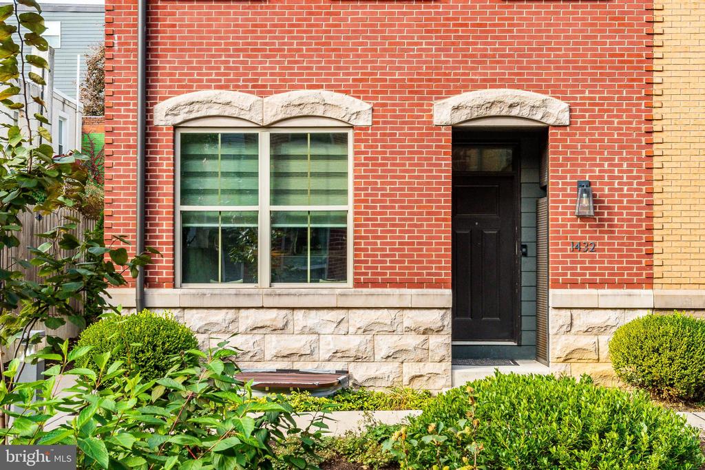 1432 S Leithgow Ter