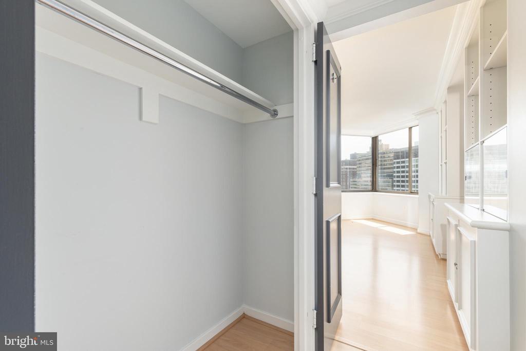 202-10 W Rittenhouse Sq #1108