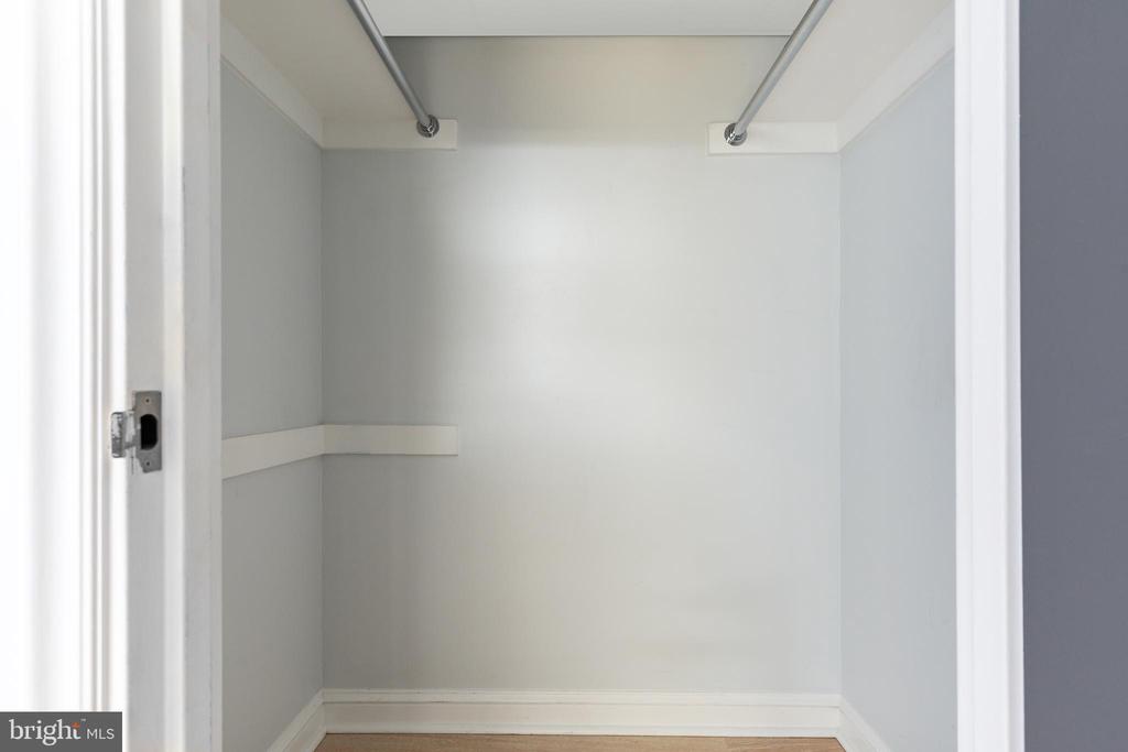 202-10 W Rittenhouse Sq #1108