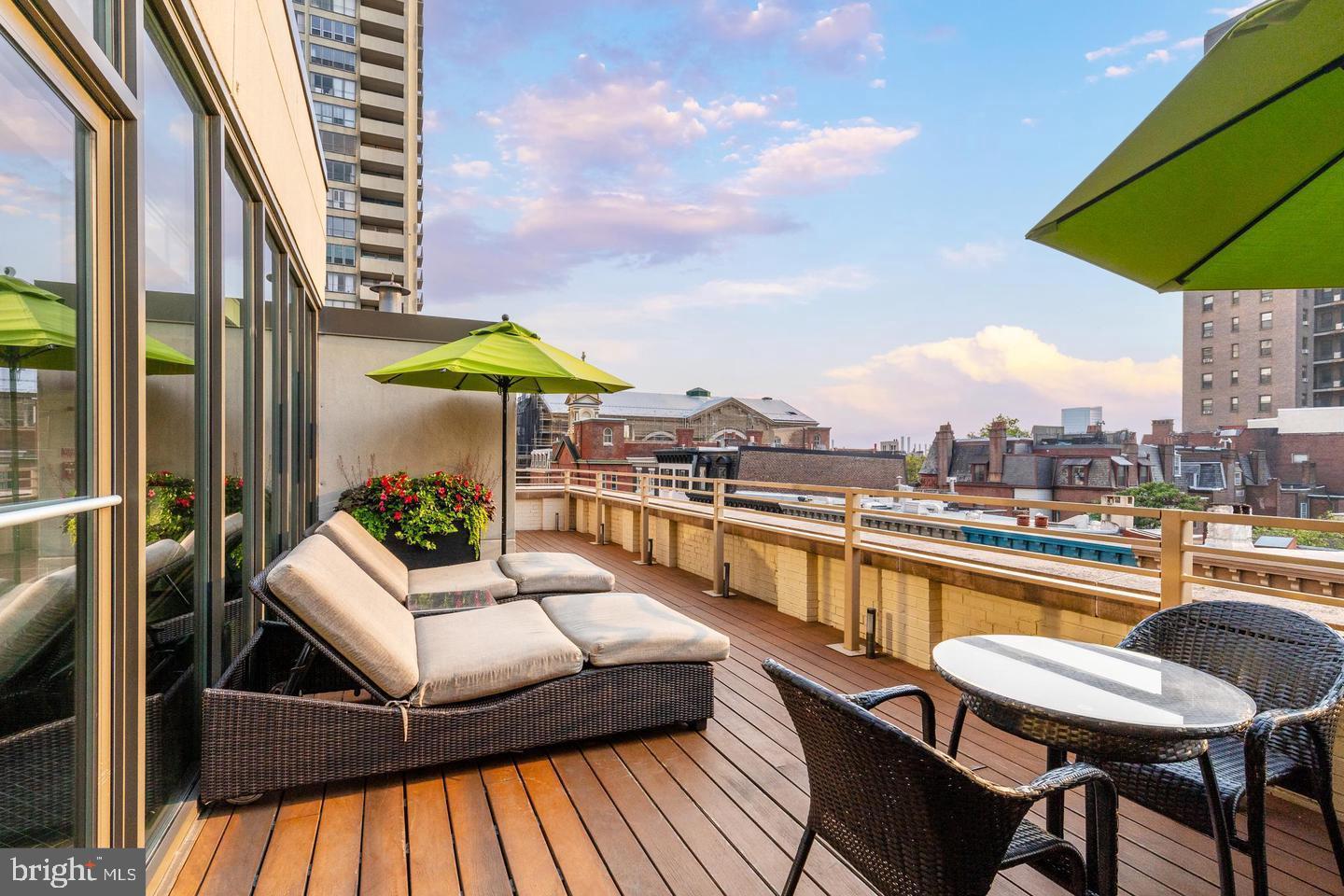 202-10 W Rittenhouse Sq #1108