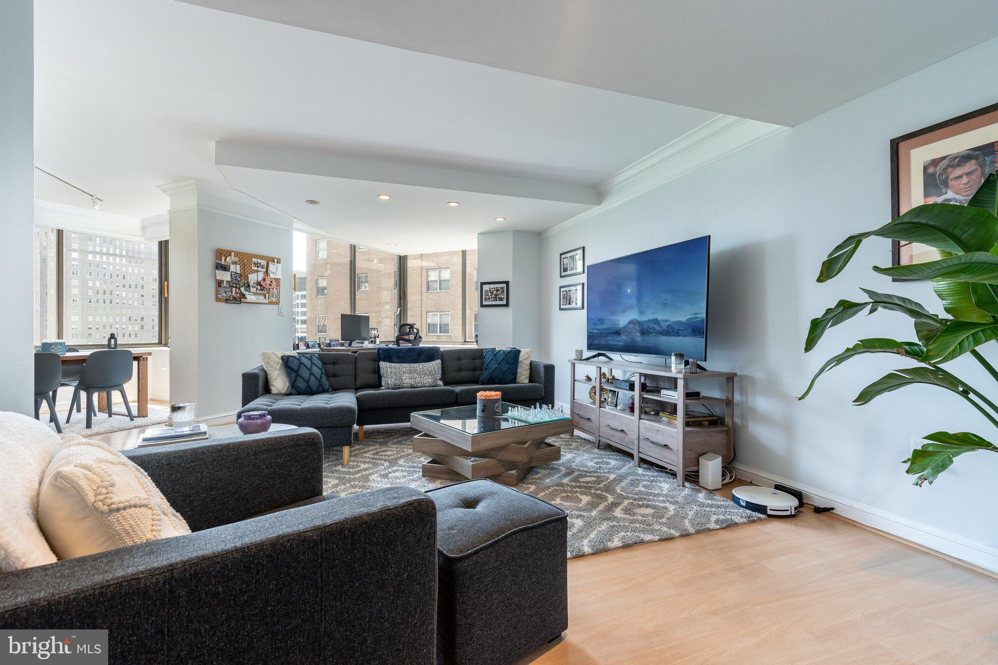 202-10 W Rittenhouse Sq #1108