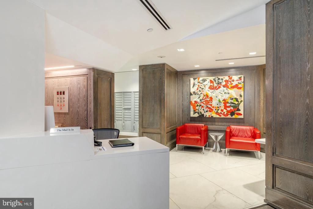 202-10 W Rittenhouse Sq #1108