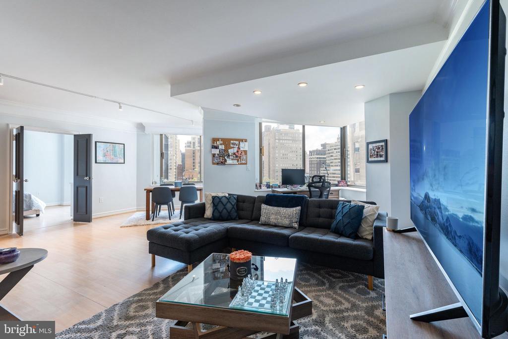 202-10 W Rittenhouse Sq #1108