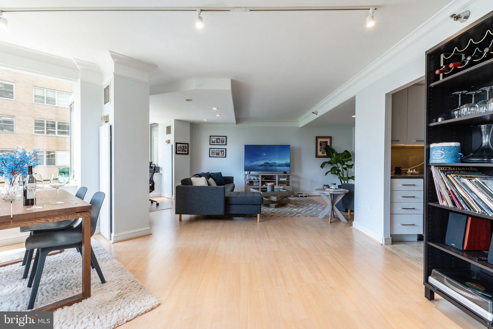 202-10 W Rittenhouse Sq #1108