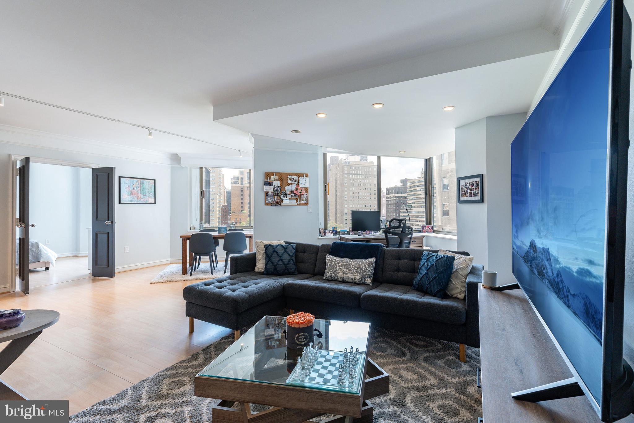 202-10 W Rittenhouse Sq #1108