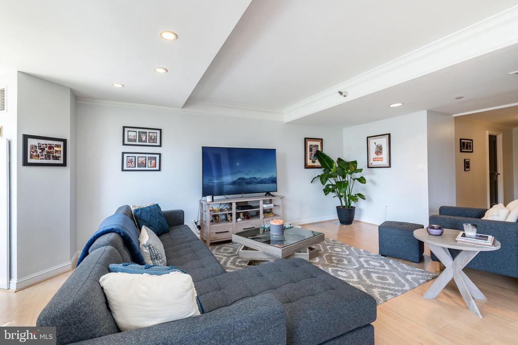 202-10 W Rittenhouse Sq #1108