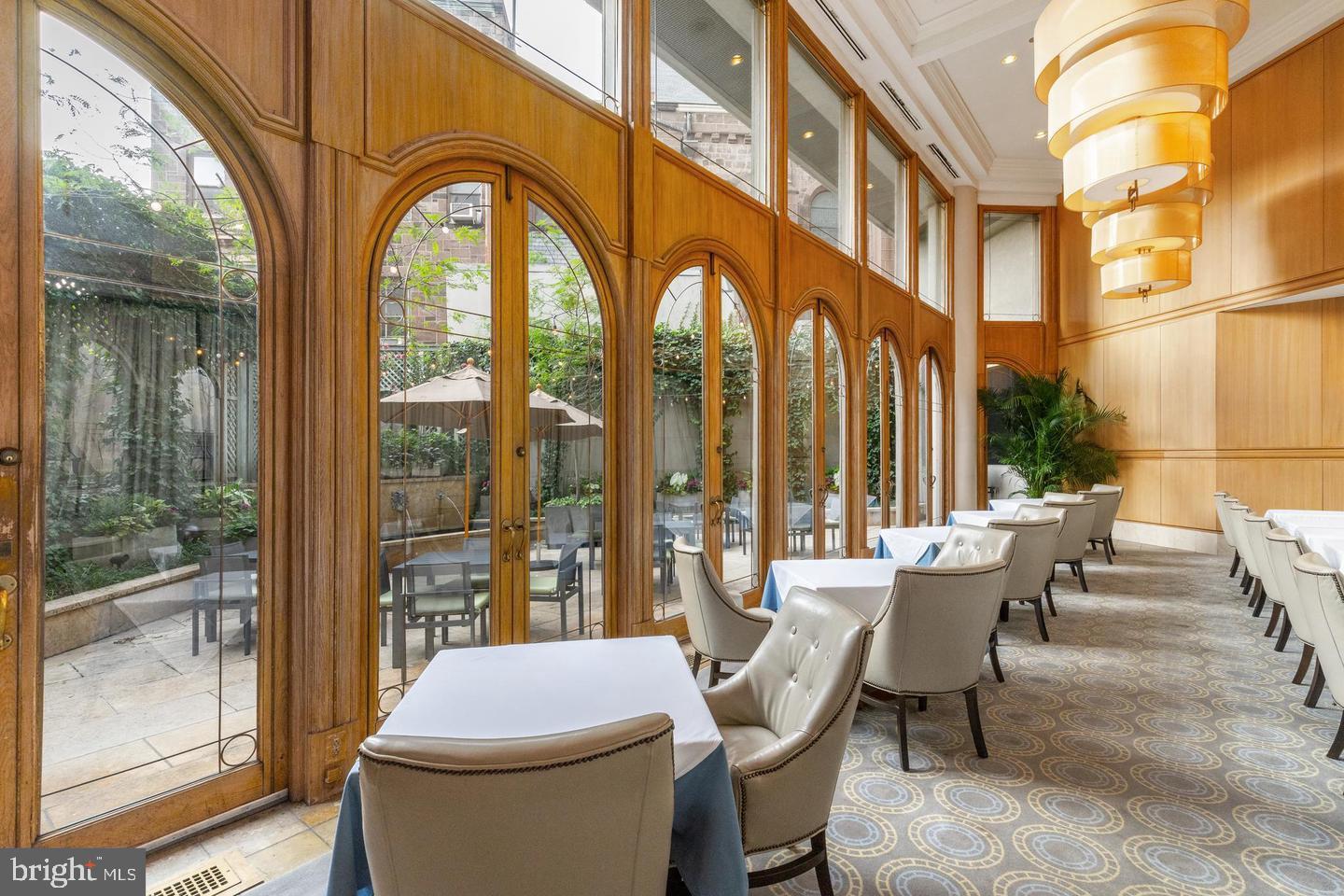 202-10 W Rittenhouse Sq #1108