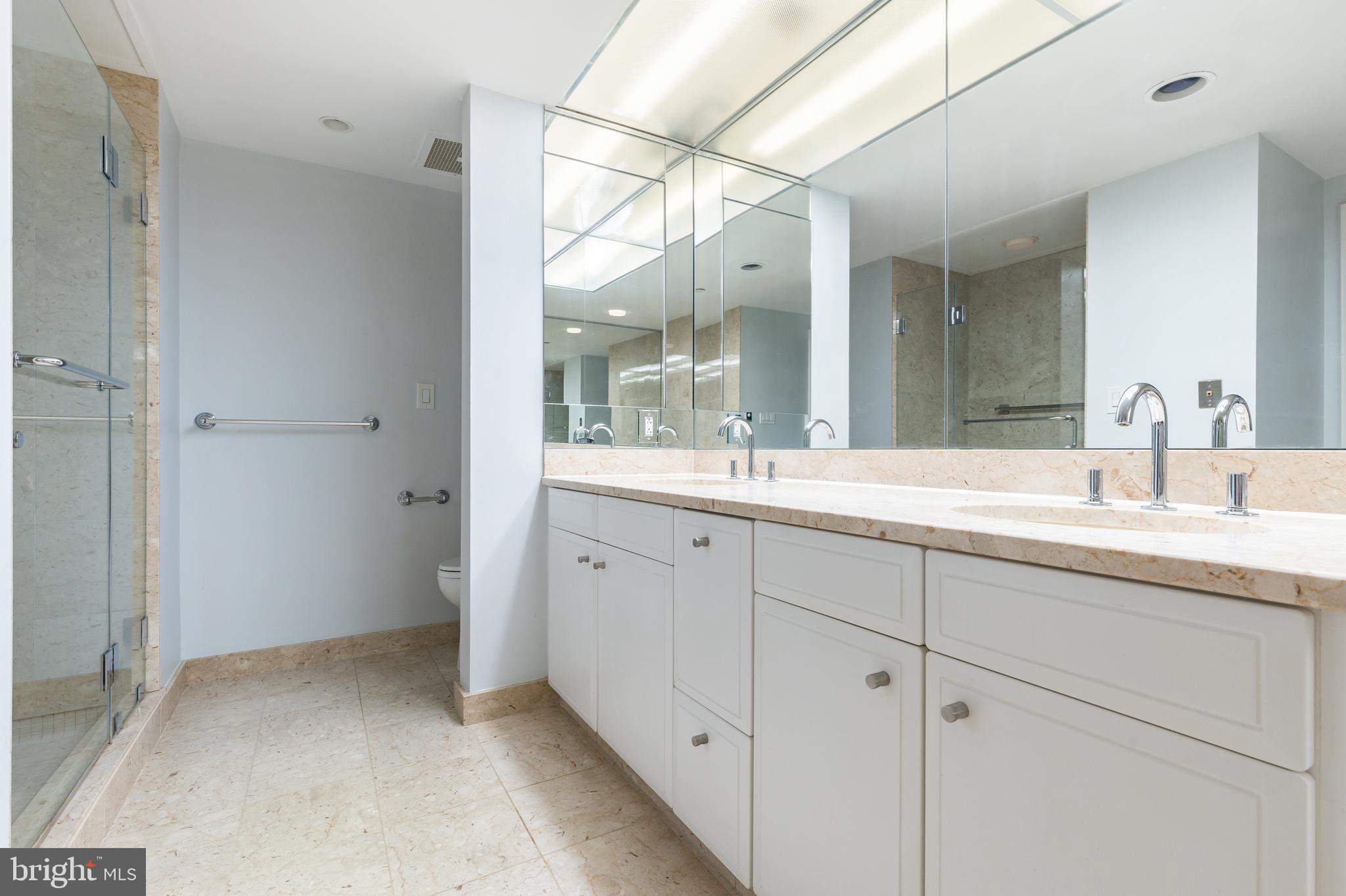 202-10 W Rittenhouse Sq #1108