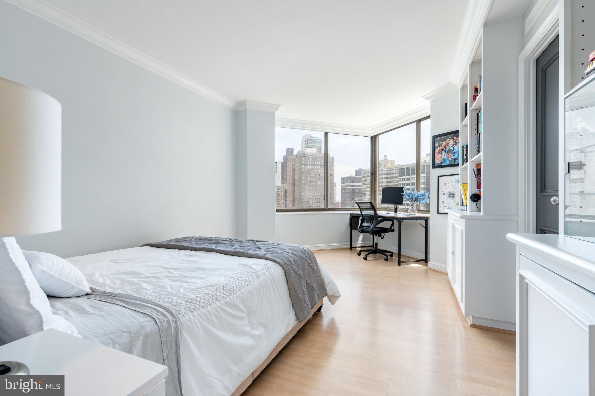 202-10 W Rittenhouse Sq #1108