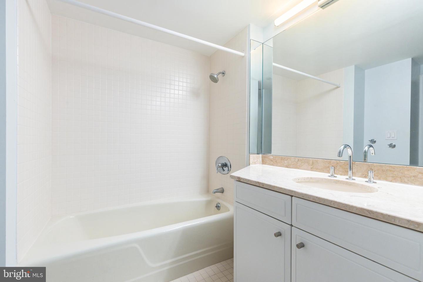 202-10 W Rittenhouse Sq #1108