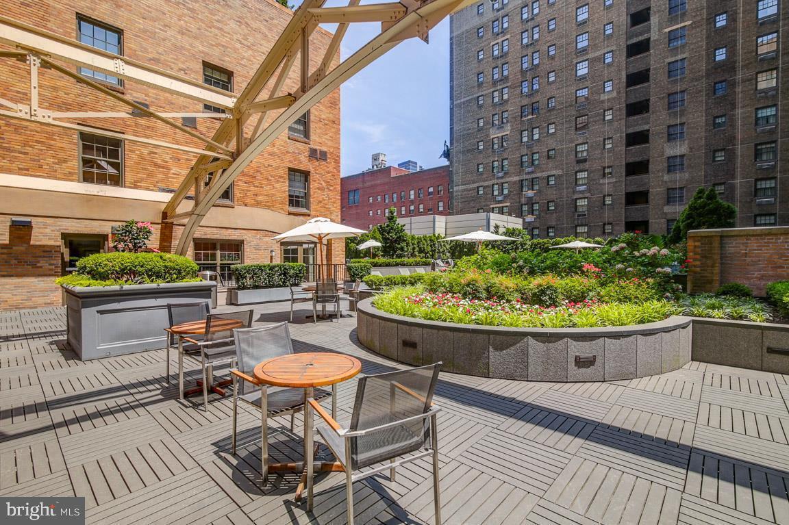 219 S 18TH STREET 29 705A