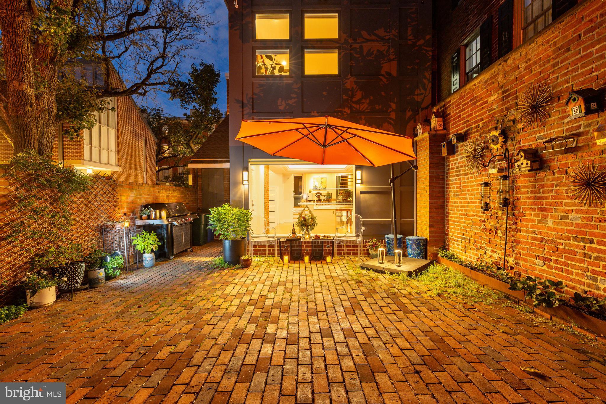 318 S 4TH STREET