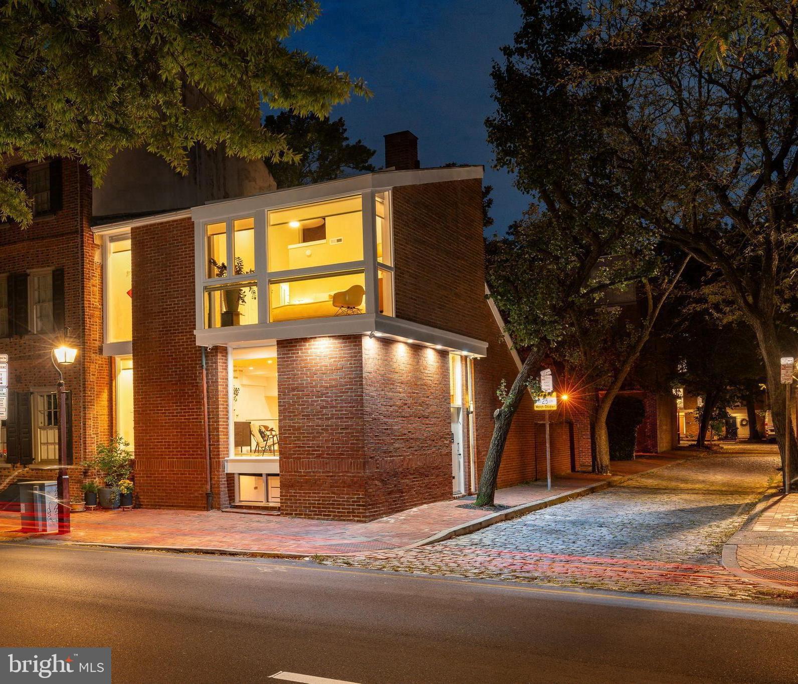318 S 4TH STREET