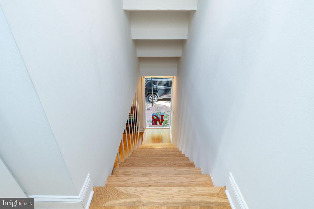 318 S 4TH STREET