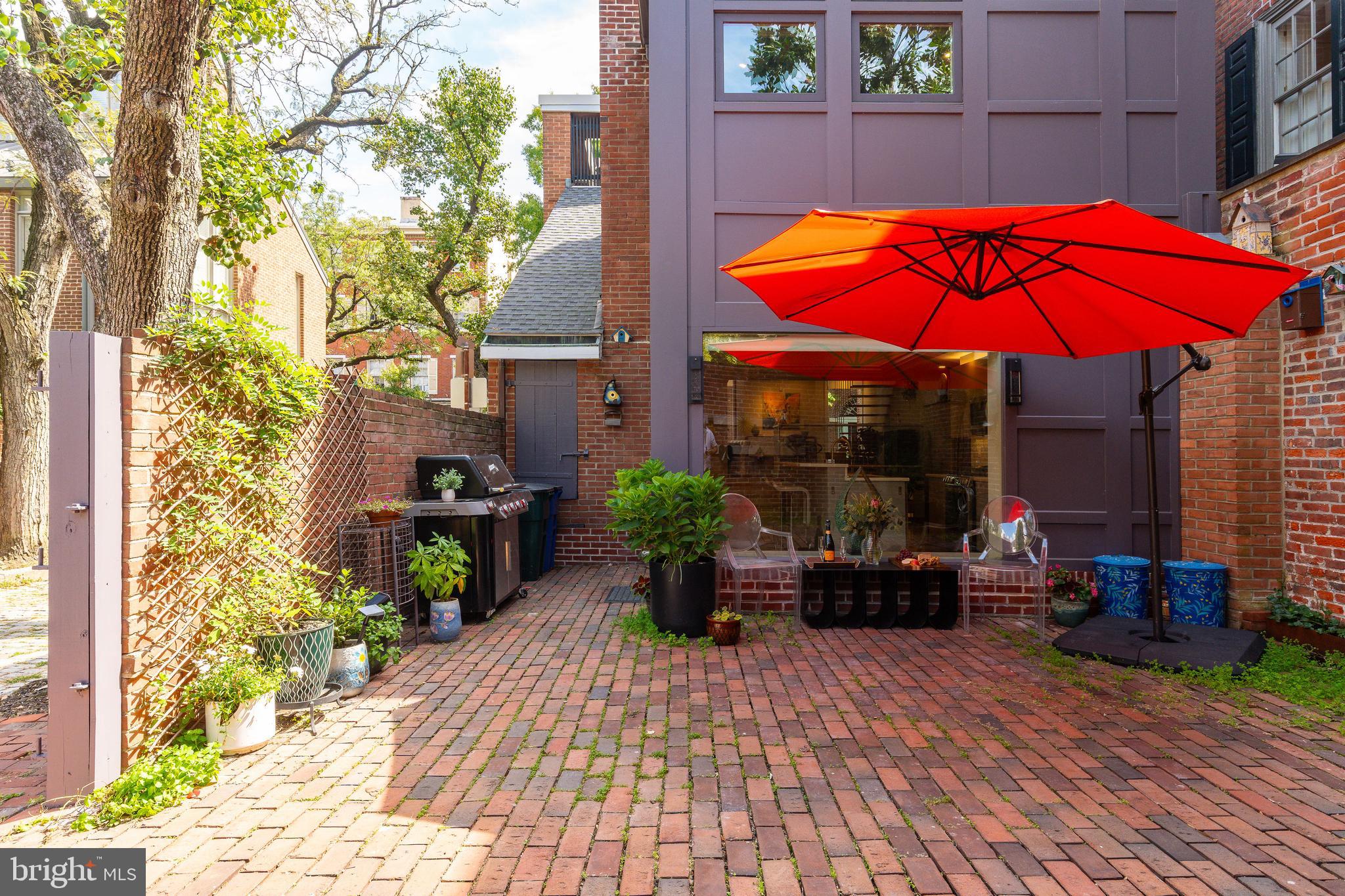 318 S 4TH STREET
