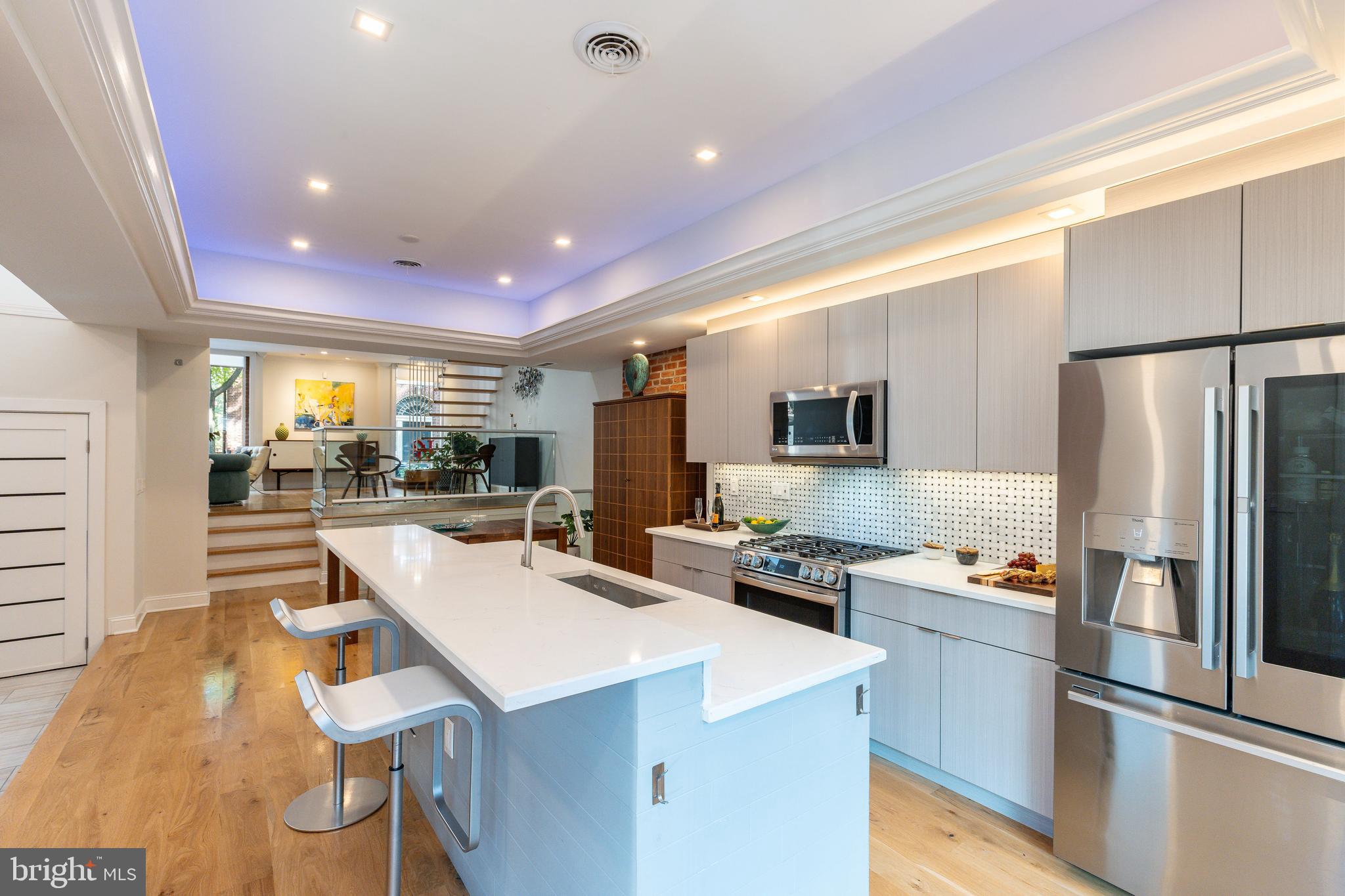 318 S 4TH STREET