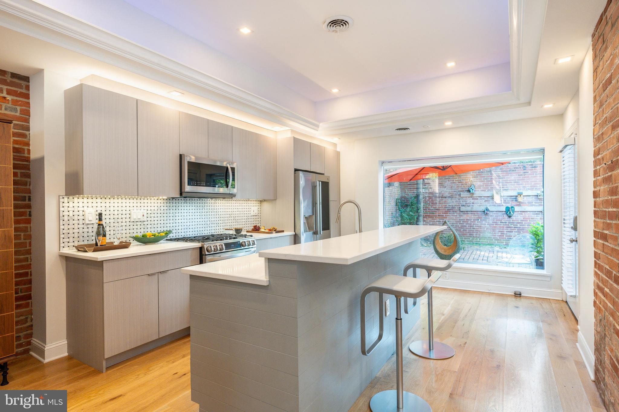 318 S 4TH STREET