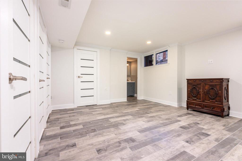 318 S 4TH STREET