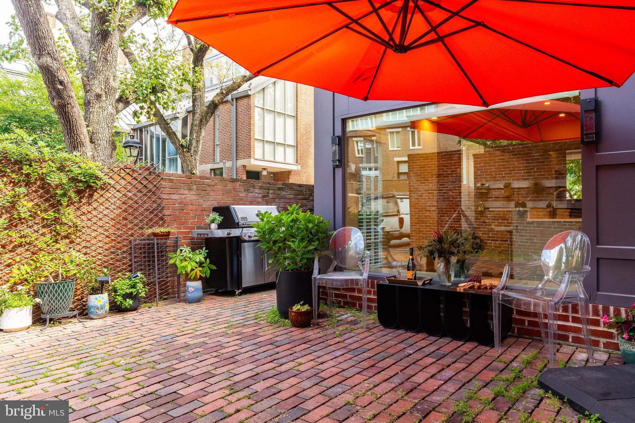 318 S 4TH STREET