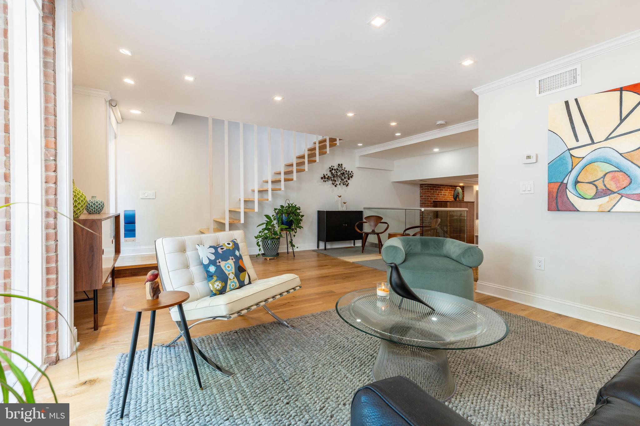 318 S 4TH STREET