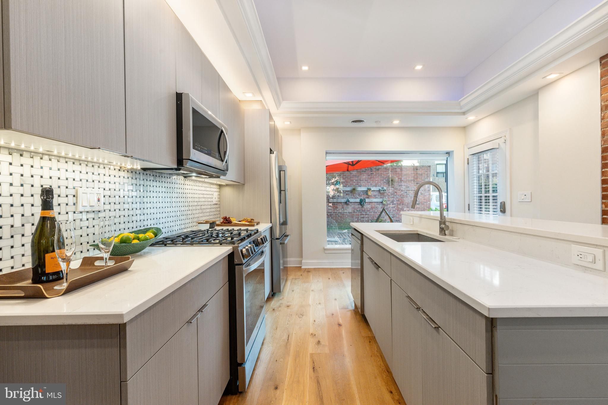 318 S 4TH STREET