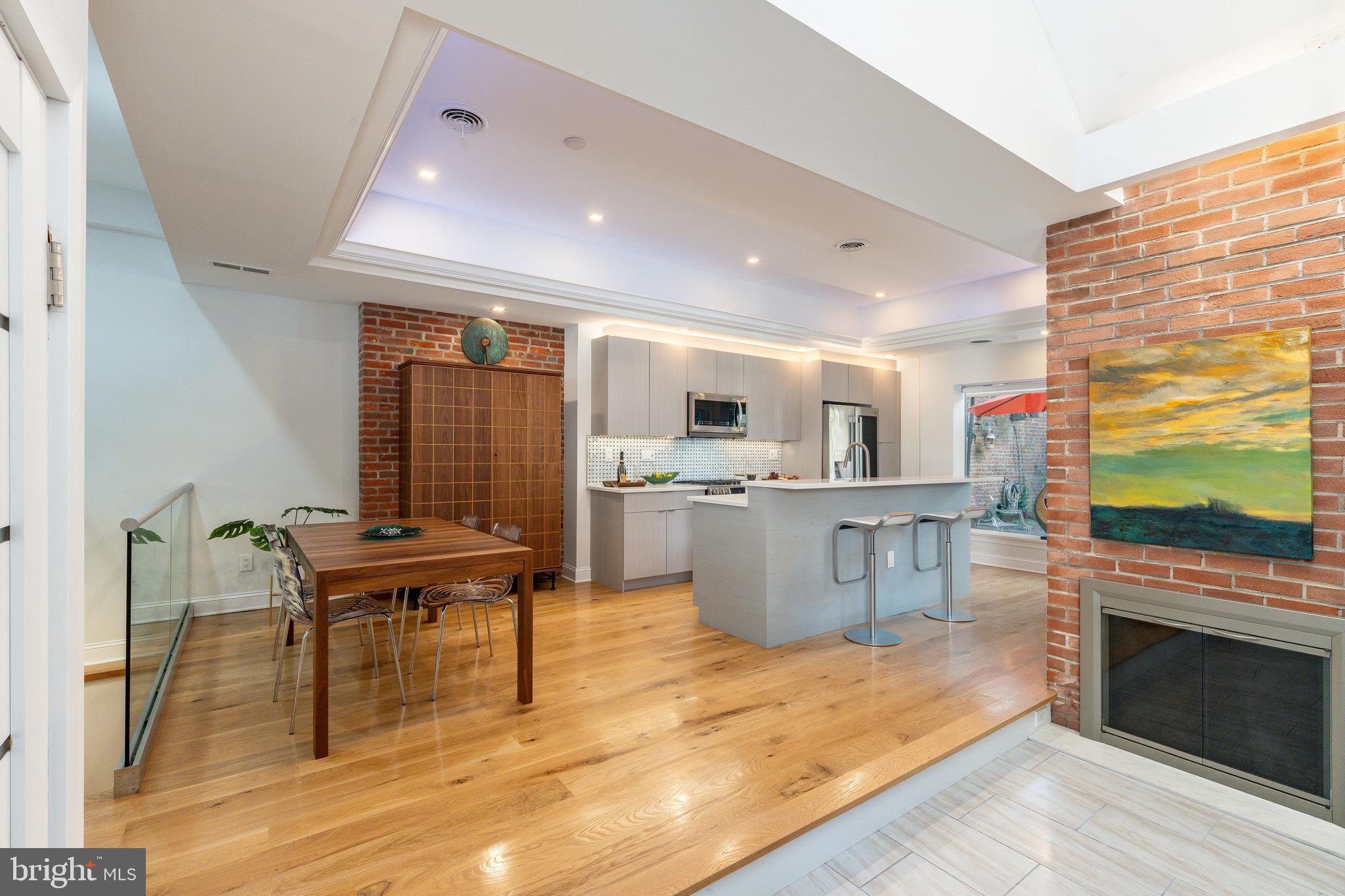 318 S 4TH STREET