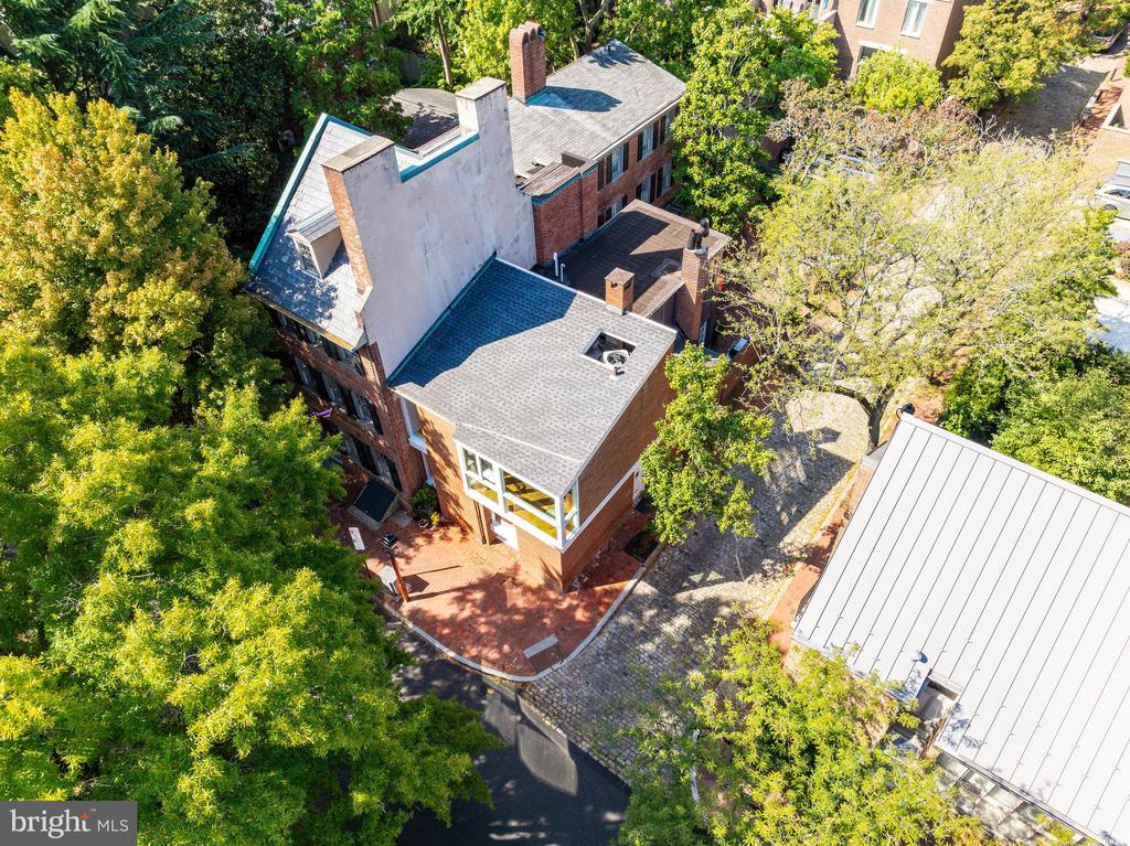 318 S 4TH STREET