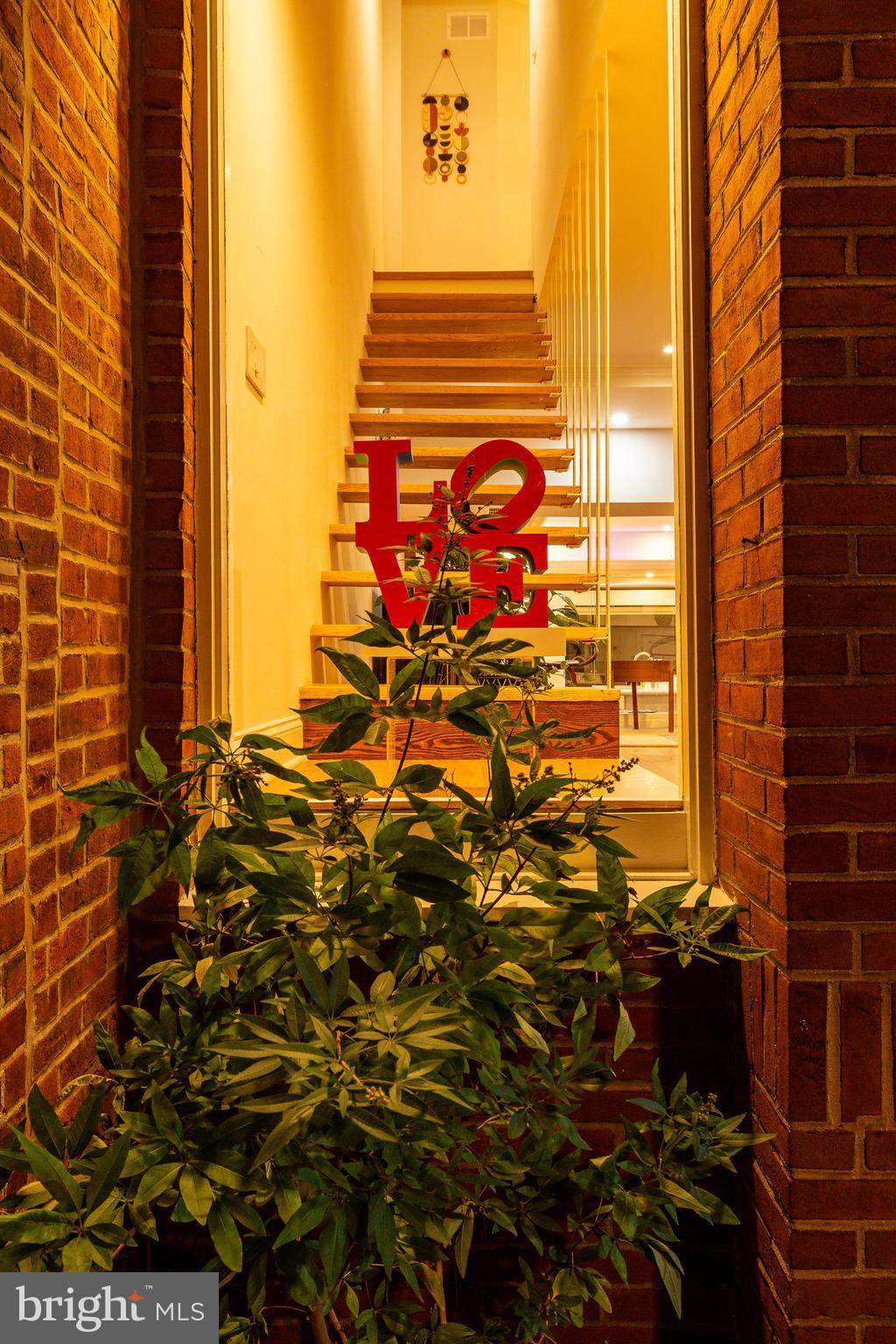 318 S 4TH STREET