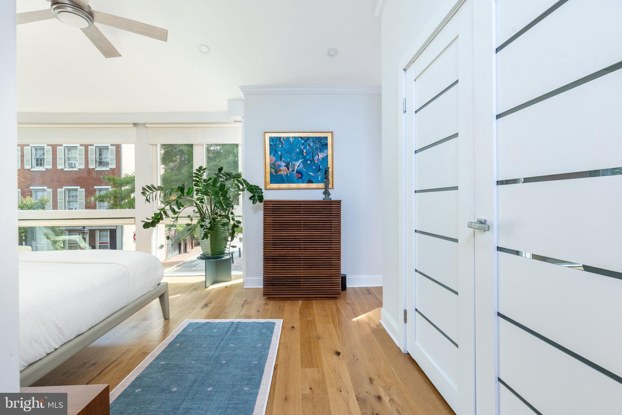 318 S 4TH STREET