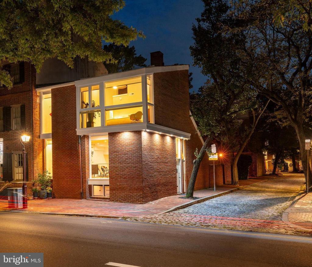 318 S 4TH STREET