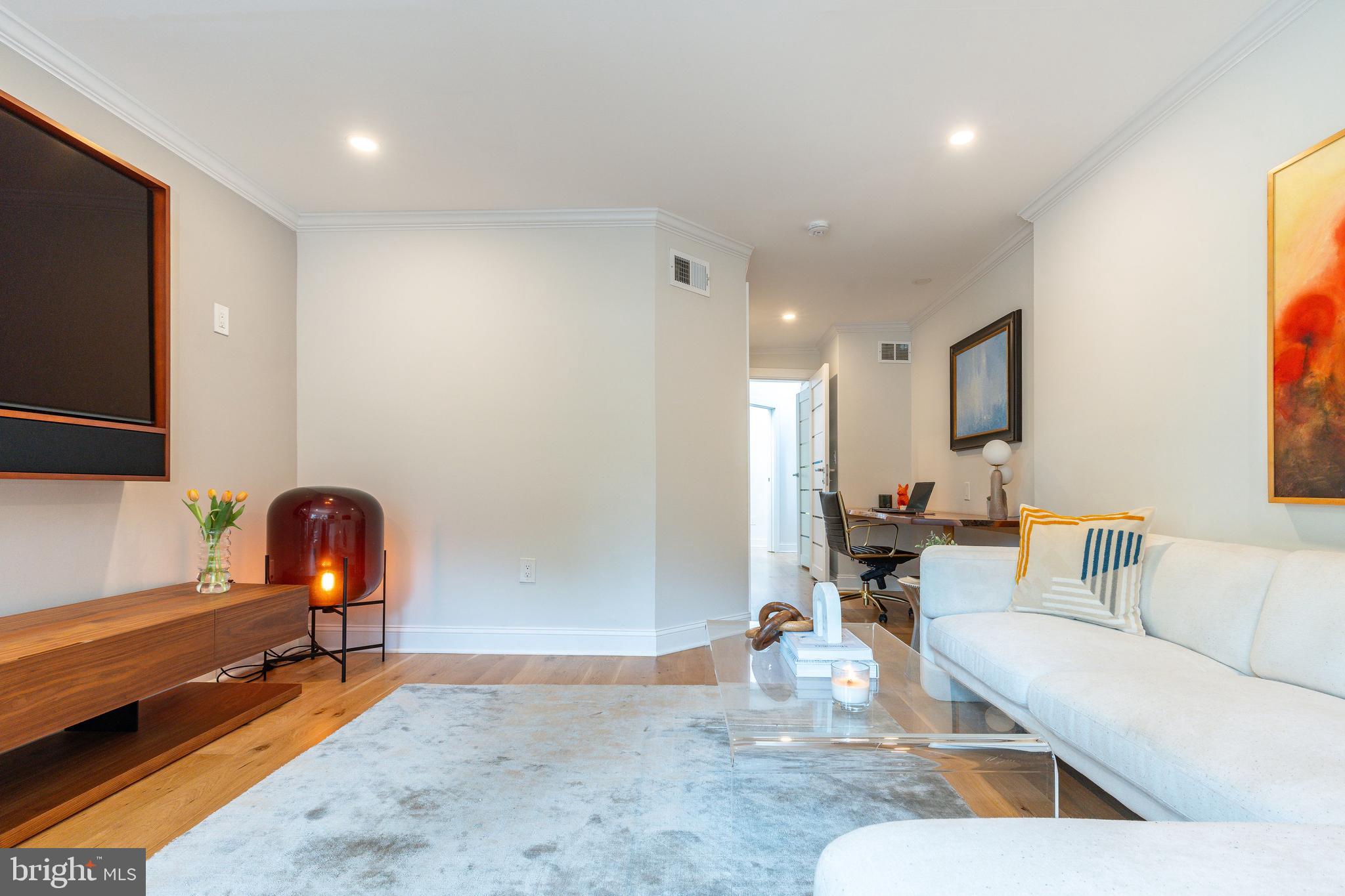 318 S 4TH STREET