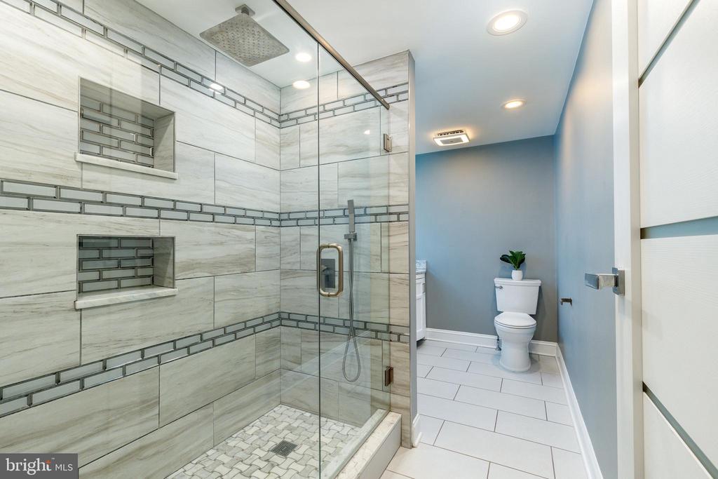 318 S 4TH STREET