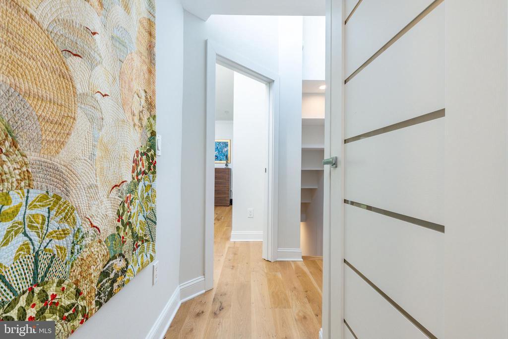 318 S 4TH STREET