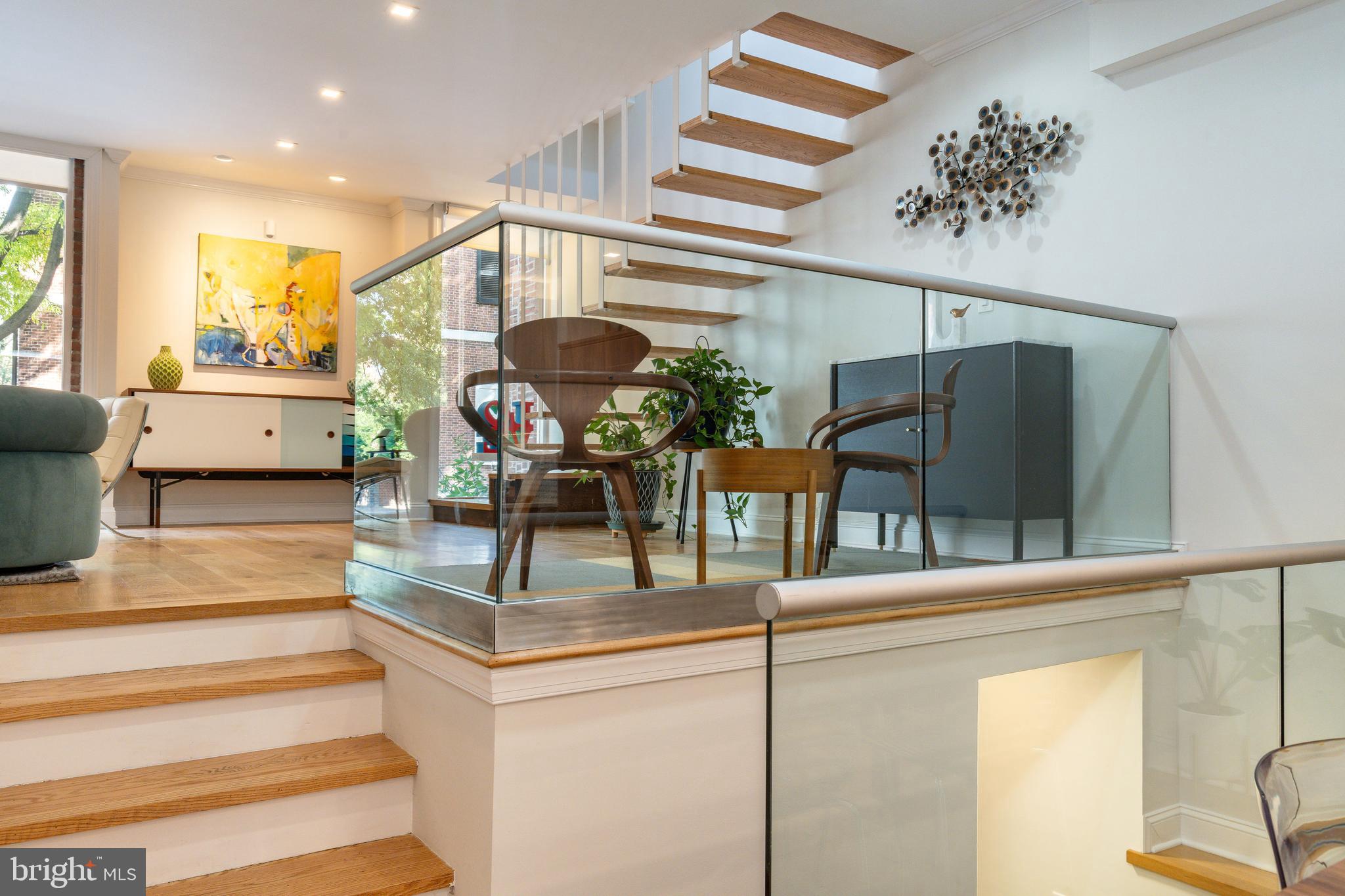 318 S 4TH STREET
