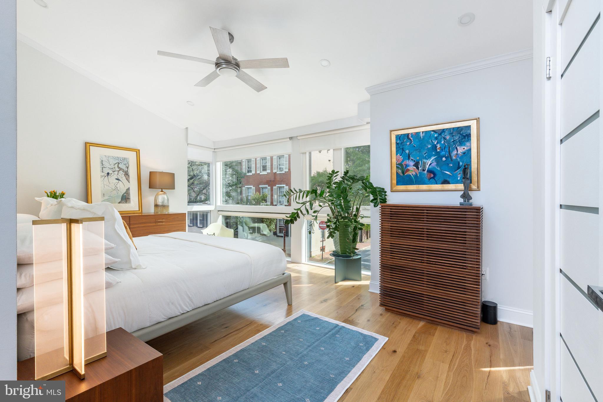 318 S 4TH STREET