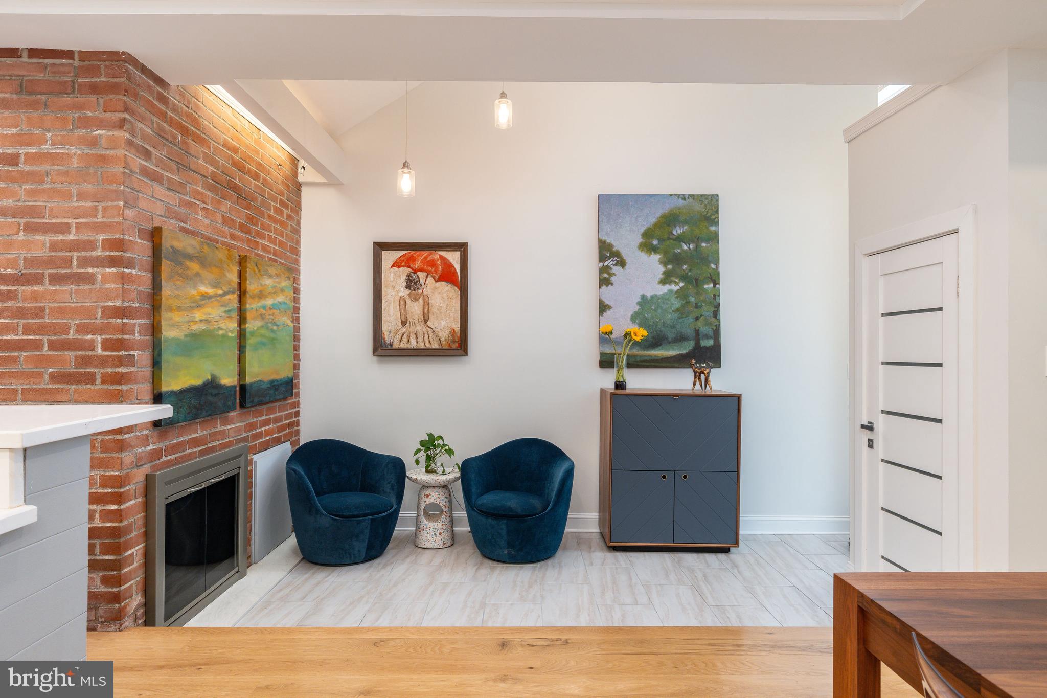 318 S 4TH STREET