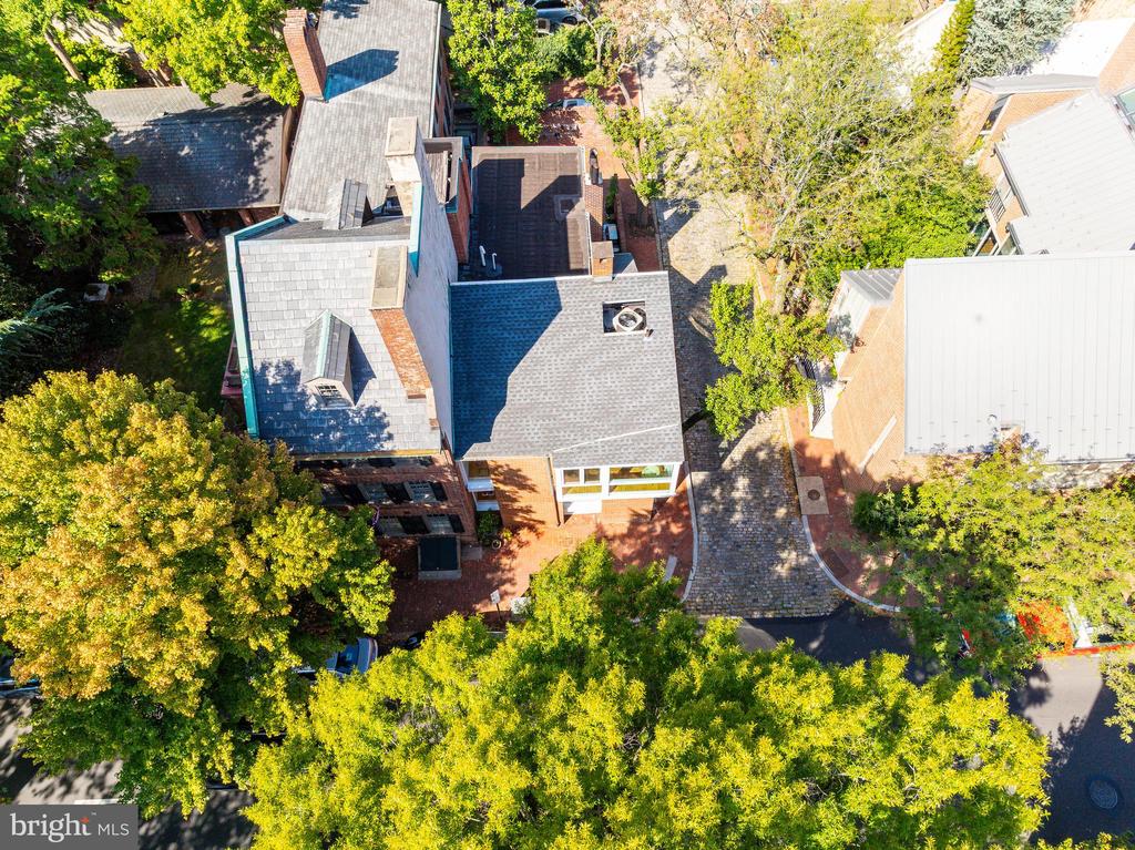 318 S 4TH STREET