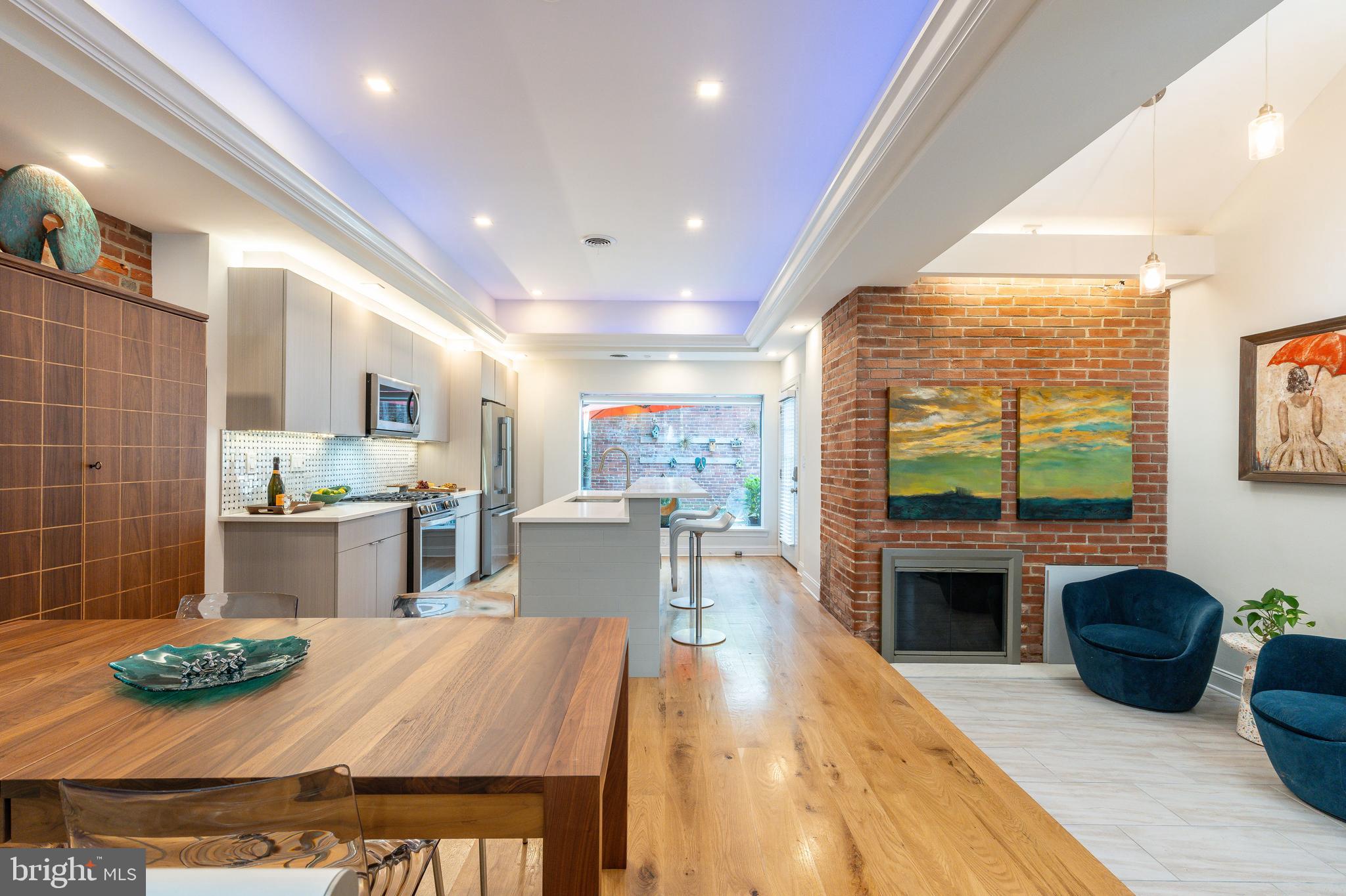 318 S 4TH STREET