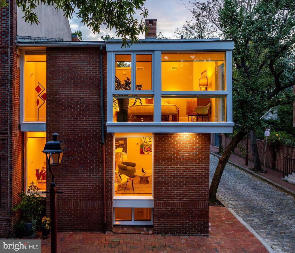 318 S 4TH STREET
