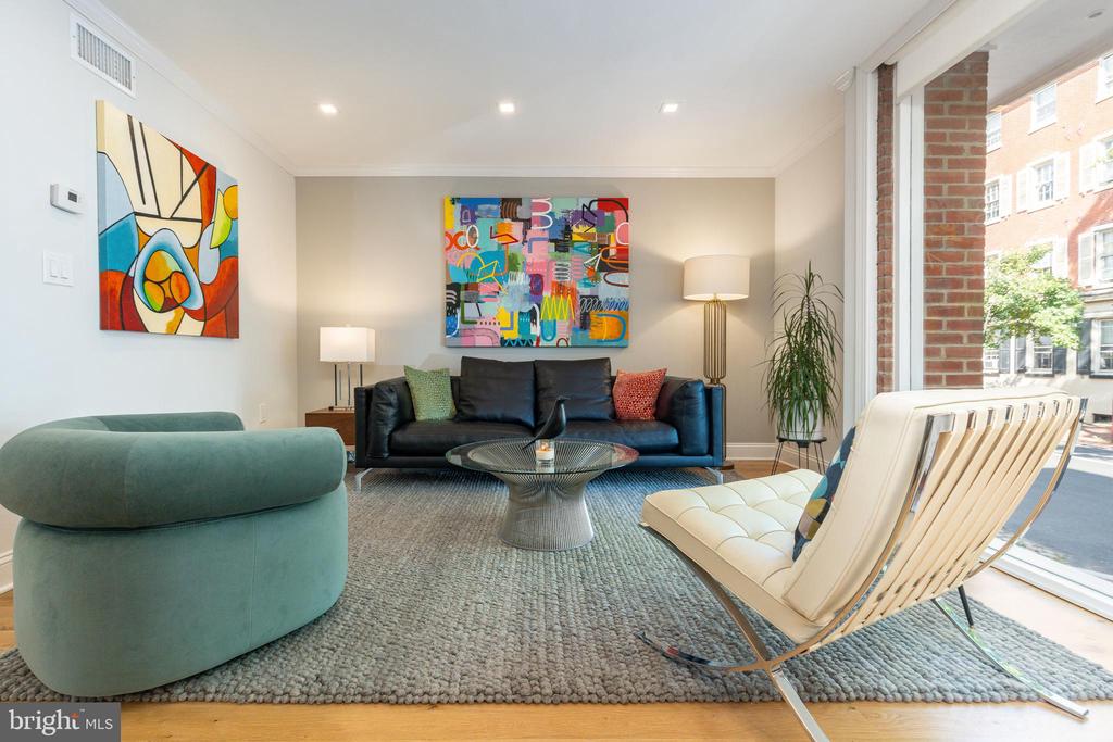318 S 4TH STREET