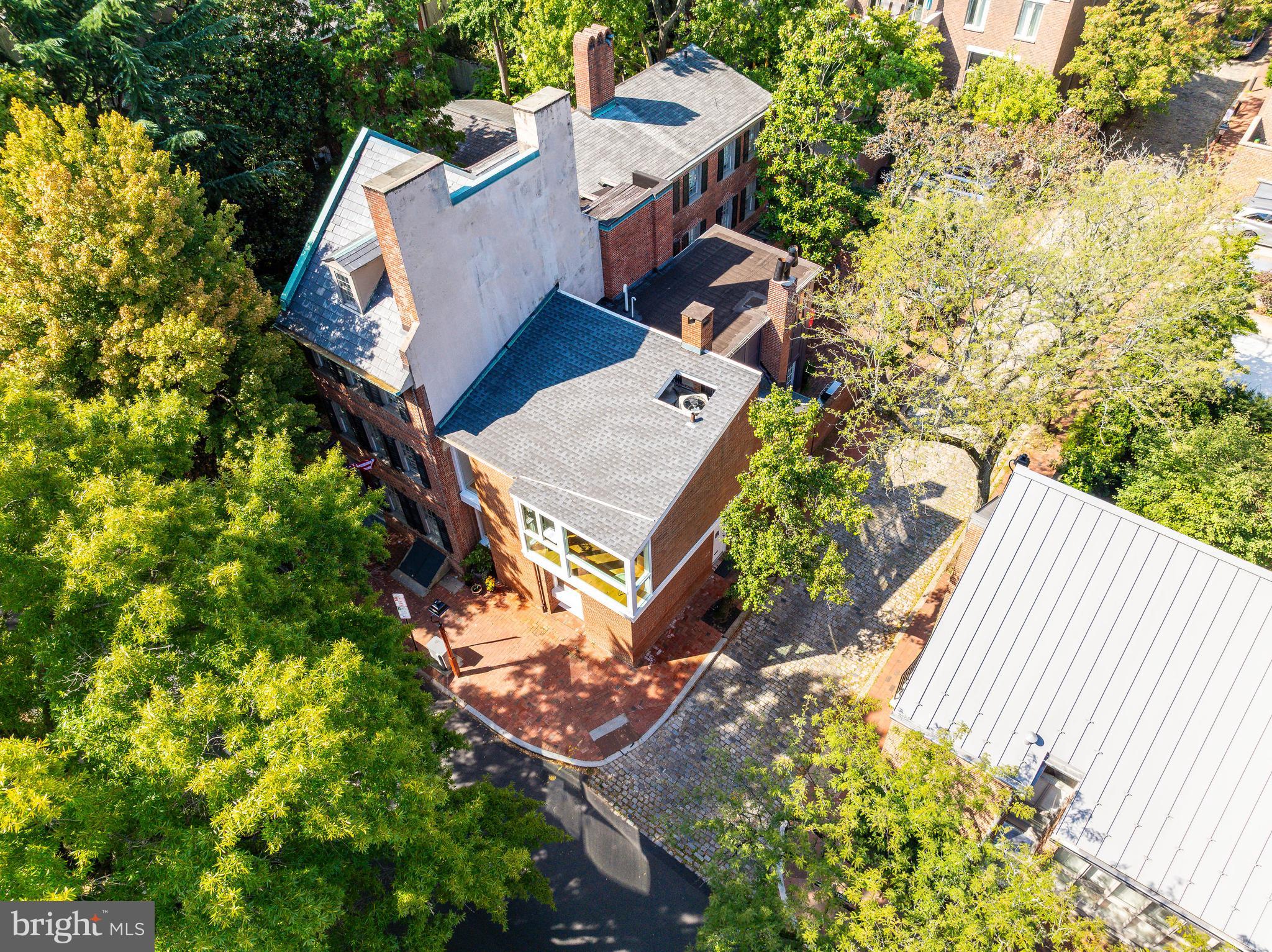 318 S 4TH STREET