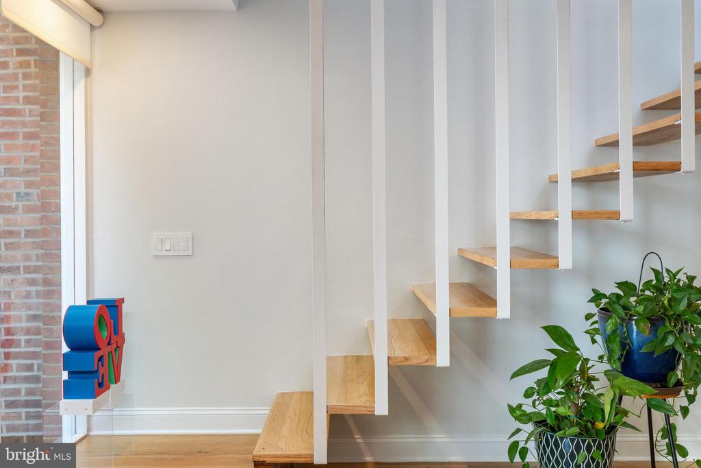 318 S 4TH STREET