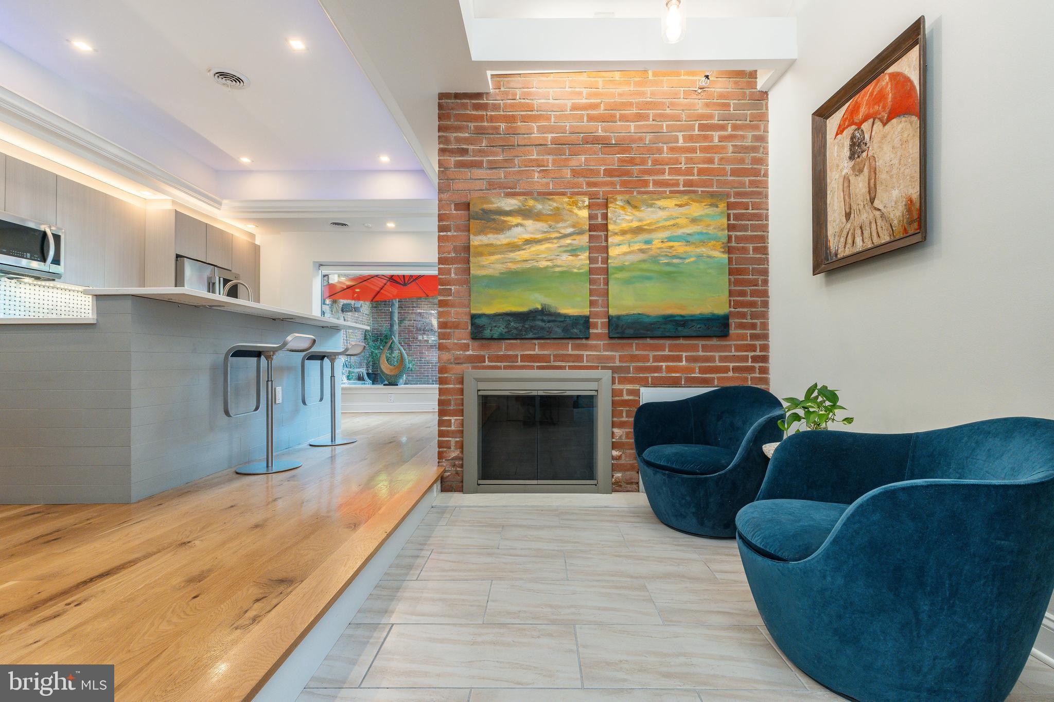 318 S 4TH STREET