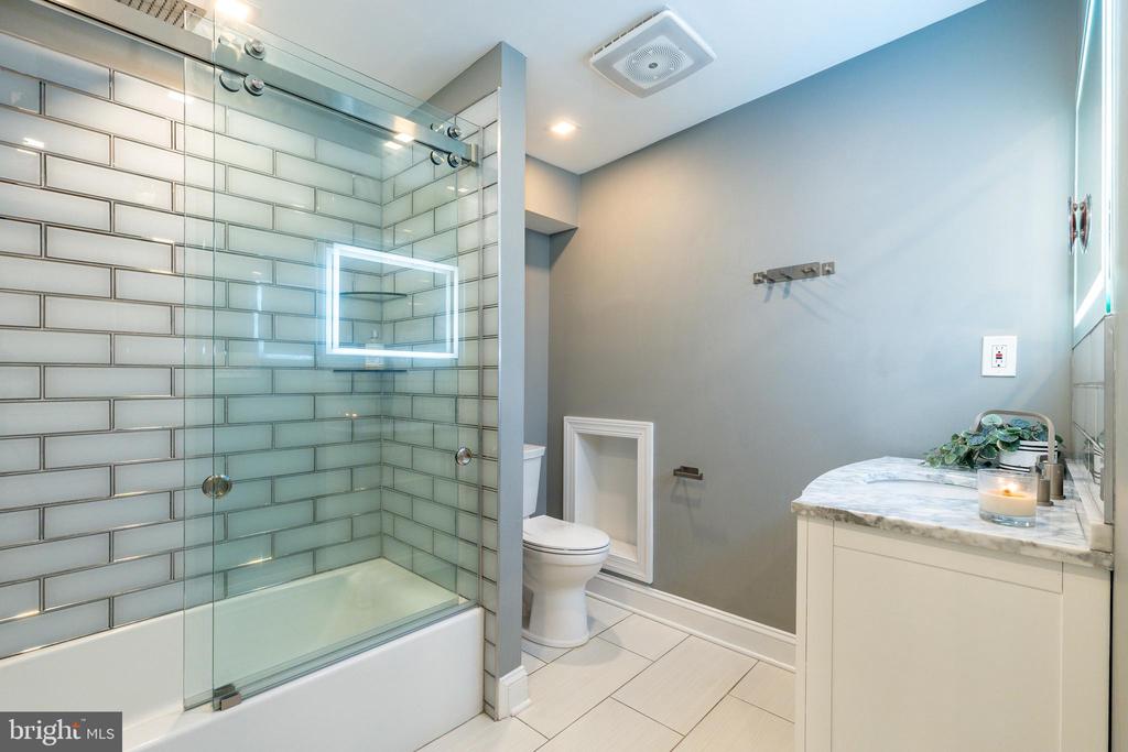 318 S 4TH STREET