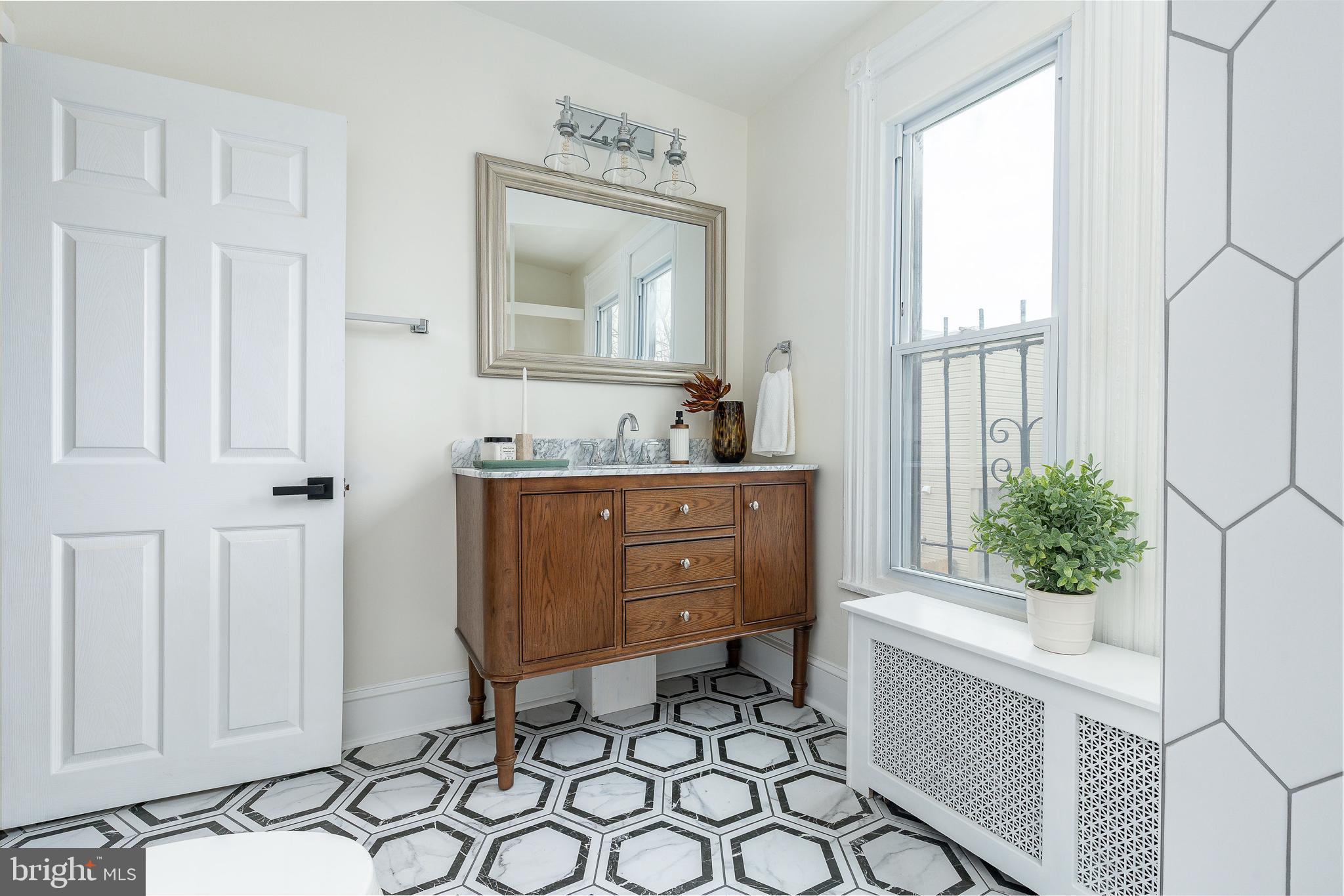 2326 GREENWICH STREET